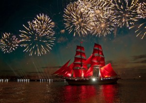 Bluebird: Fireworks around a Sailboat (500) legpuzzel