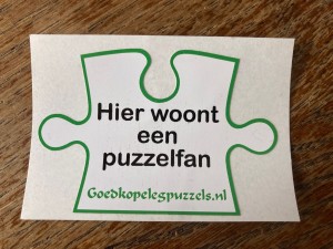 Hier woont een puzzelfan - deursticker